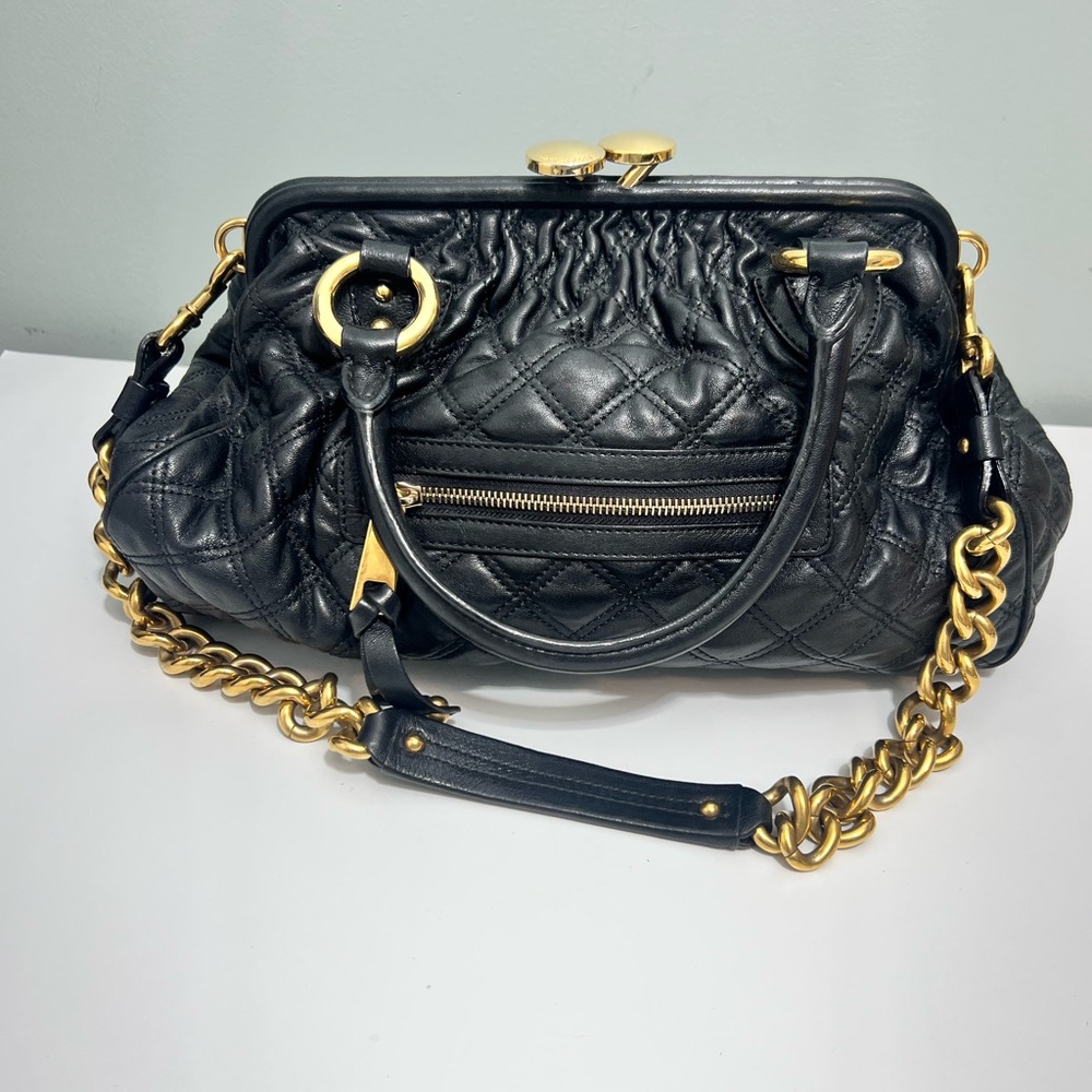 MARC JACOBS Black Quilted Leather handbag Adjustable chain strap Gold hardware
